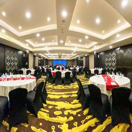 מטאראם Lombok Astoria Hotel מראה חיצוני תמונה
