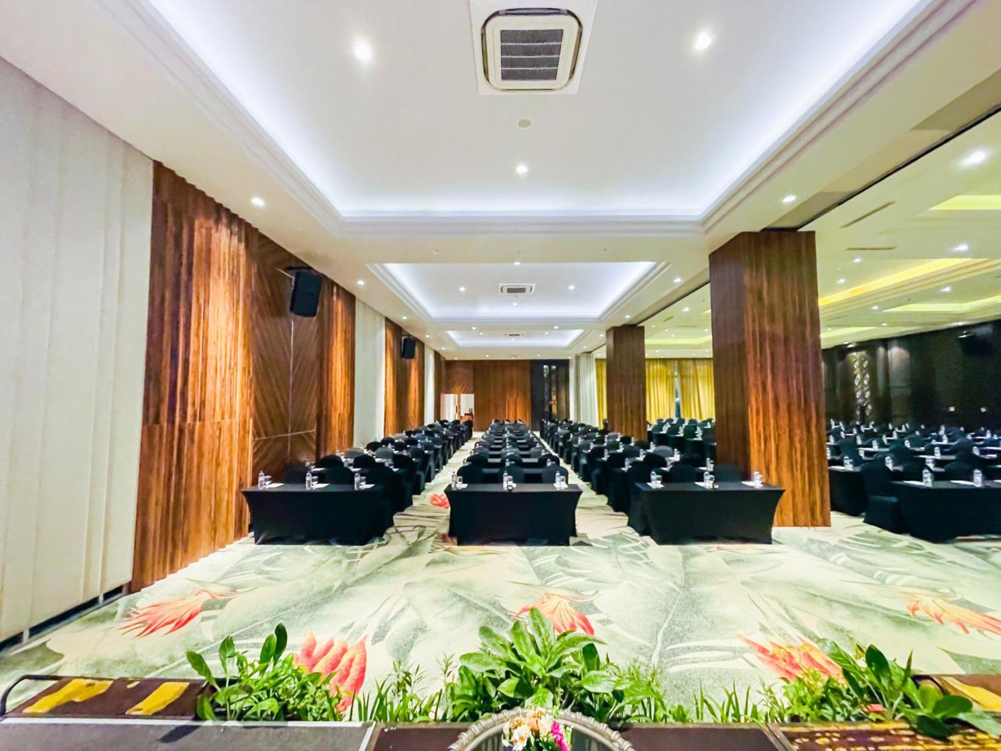 מטאראם Lombok Astoria Hotel מראה חיצוני תמונה