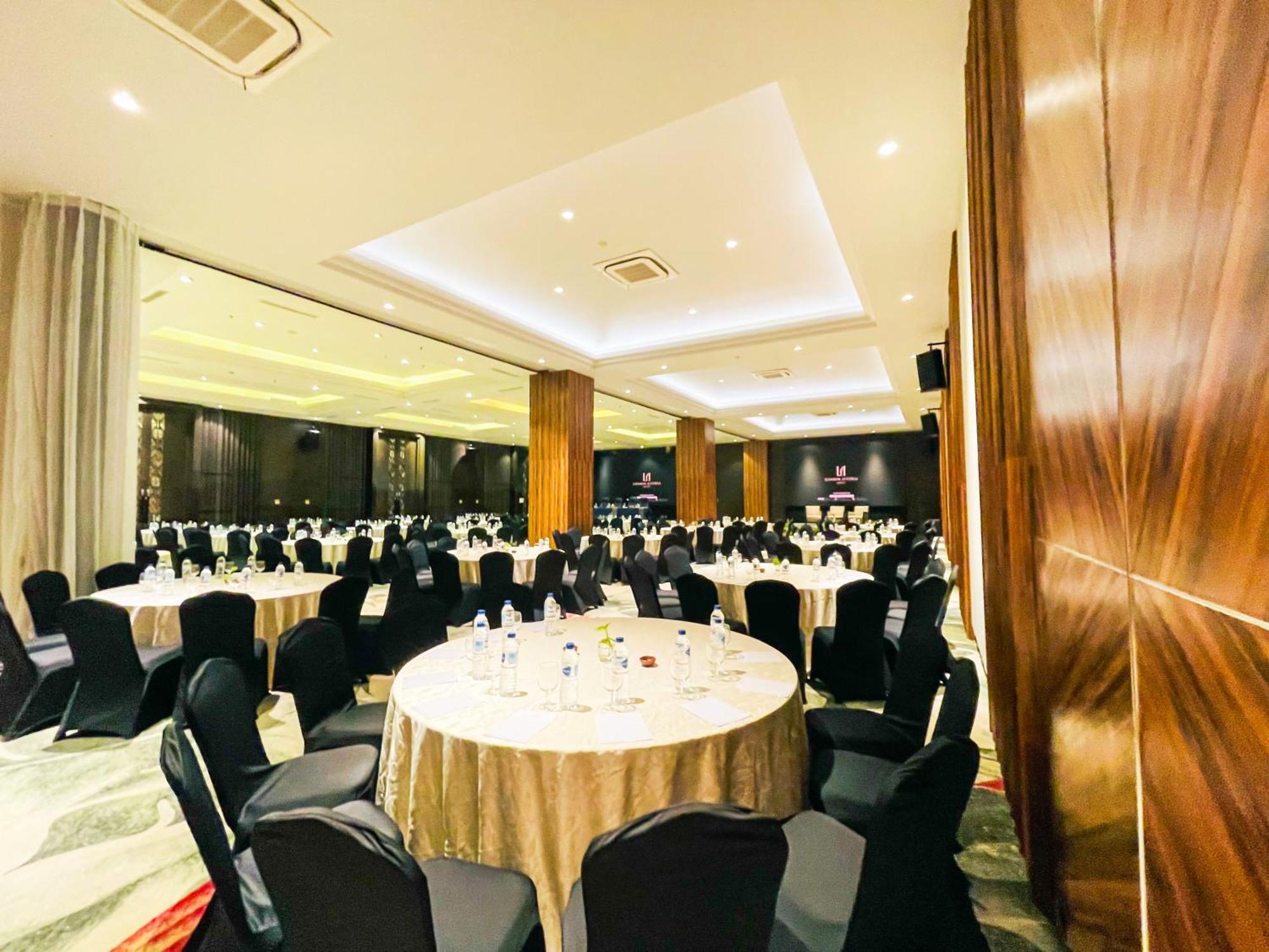 מטאראם Lombok Astoria Hotel מראה חיצוני תמונה