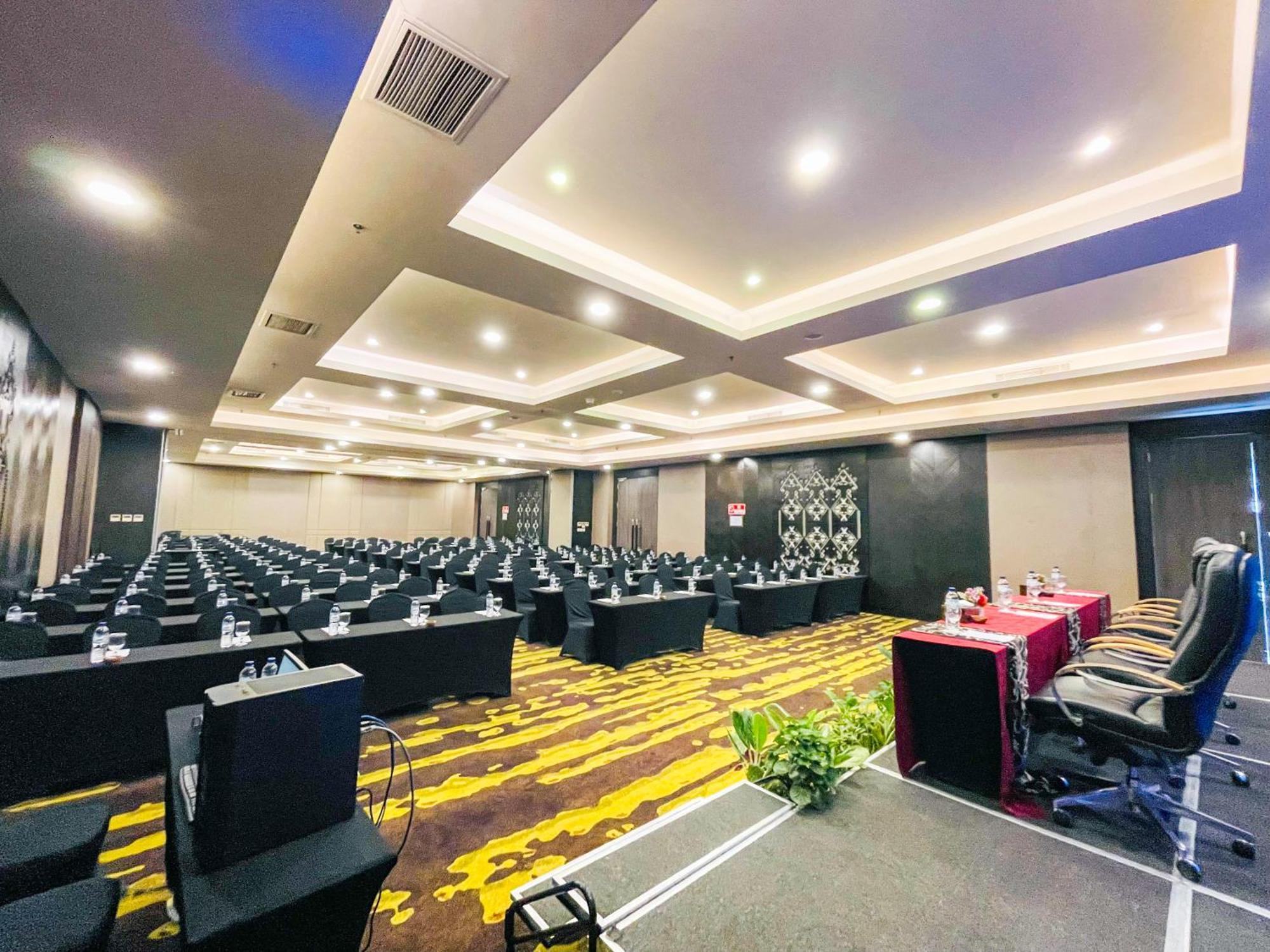 מטאראם Lombok Astoria Hotel מראה חיצוני תמונה