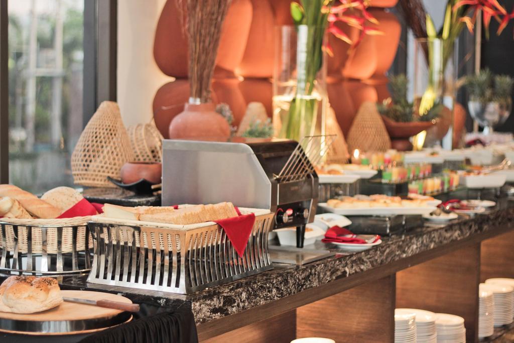 מטאראם Lombok Astoria Hotel מראה חיצוני תמונה