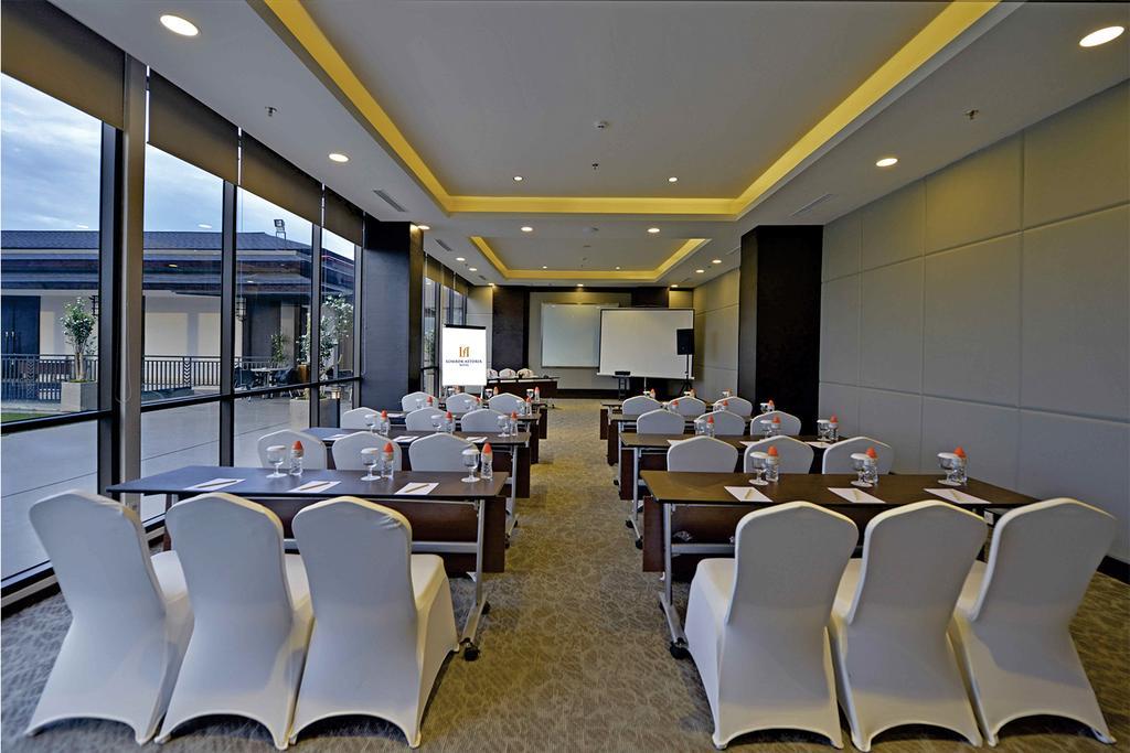 מטאראם Lombok Astoria Hotel מראה חיצוני תמונה